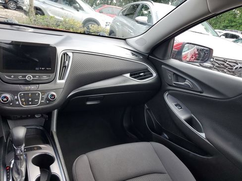 Used 2025 Chevrolet Malibu LT FWD image 15
