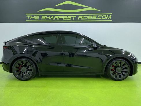 Used 2022 Tesla Model Y Performance image 11