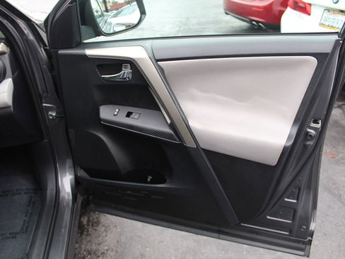 Used 2014 Toyota RAV4 XLE image 21