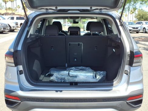 Certified 2025 Volkswagen Taos S FWD image 11