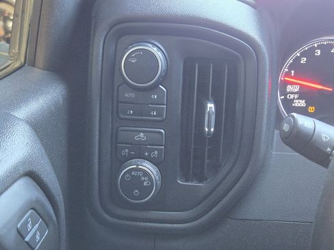 Used 2022 Chevrolet Silverado 1500 Custom Trail Boss w/ LPO, Dark Essentials Package image 24