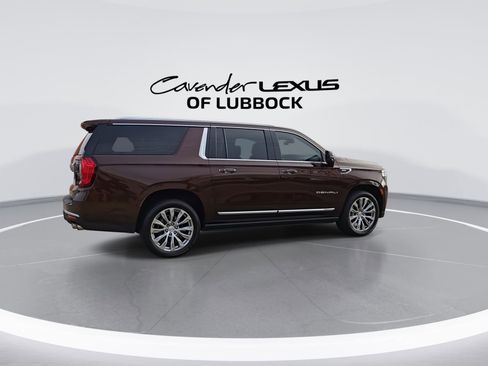 Used 2022 GMC Yukon XL Denali image 8