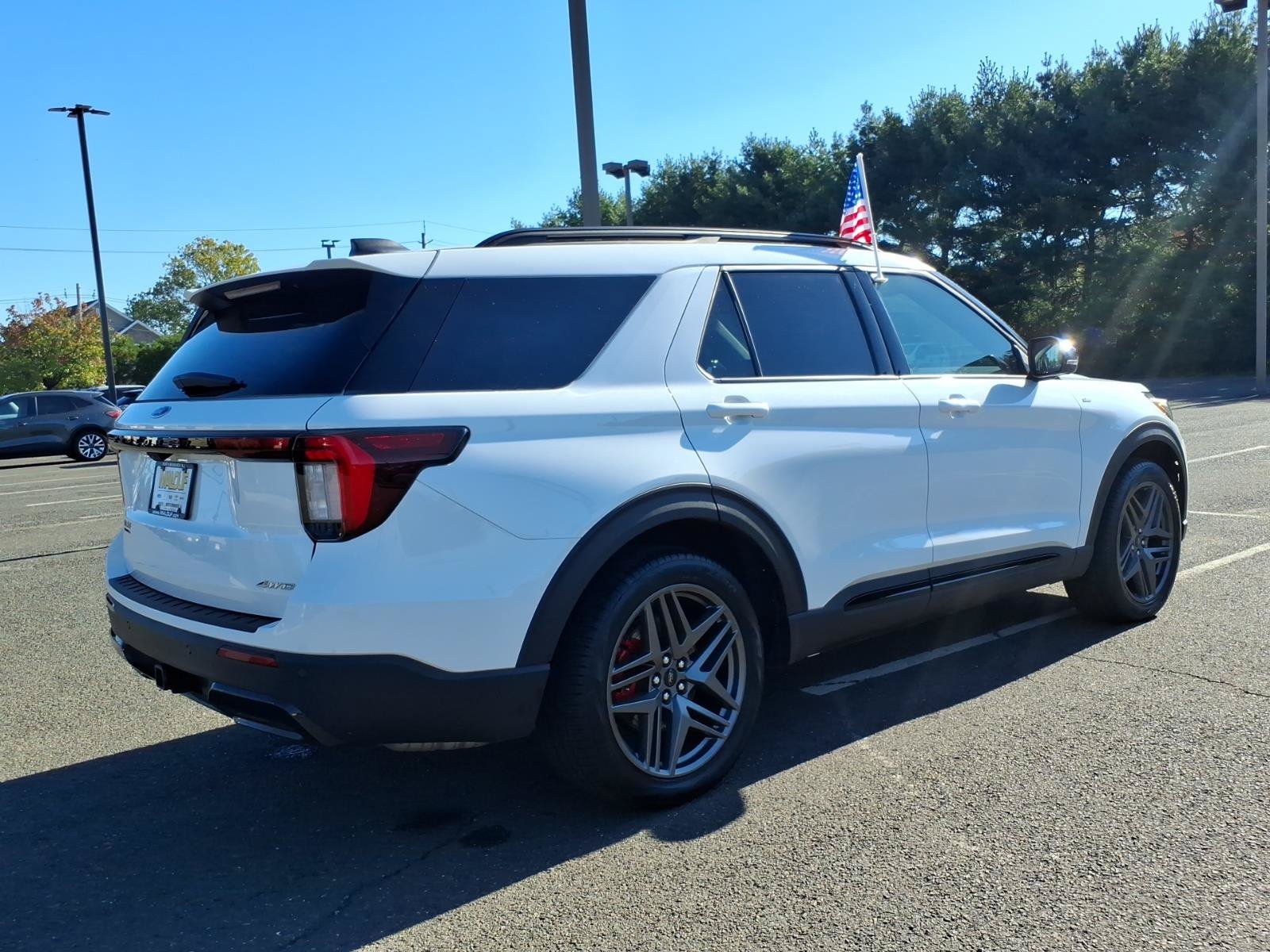 Used 2026 Ford Explorer ST-Line w/ ST-Line Street Pack AWD/4WD image 6