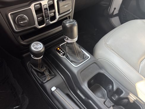 Used 2021 Jeep Wrangler Unlimited Sahara AWD/4WD image 26
