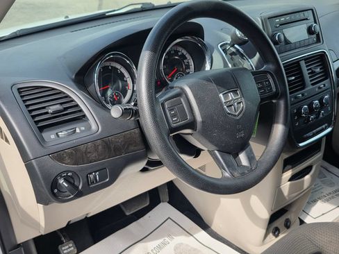 Used 2016 Dodge Grand Caravan SE w/ Quick Order Package 29E SE FWD image 20