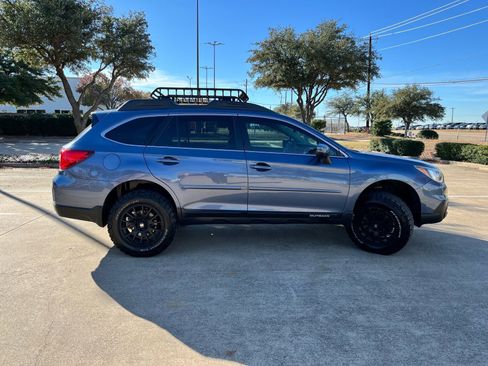 Used 2017 Subaru Outback 3.6R Limited image 4