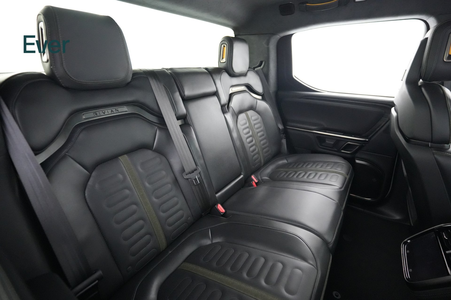 Used 2024 Rivian R1T Adventure Dual AWD/4WD image 5