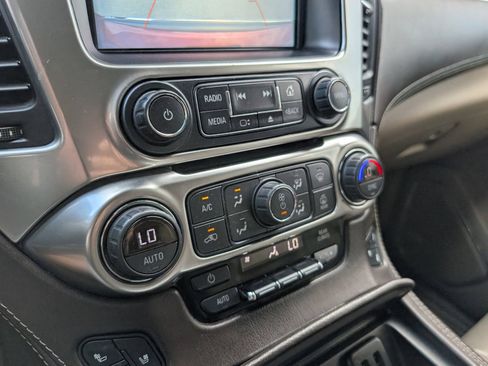 Used 2020 Chevrolet Suburban Premier RWD image 17