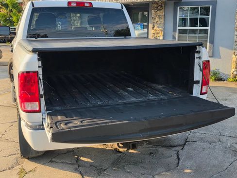 Used 2018 RAM 1500 Express w/ Express Value Package RWD image 9