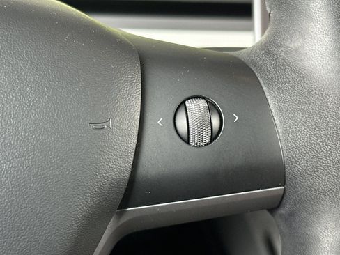 Used 2022 Tesla Model Y Performance image 27