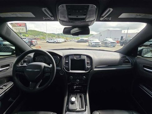 Used 2023 Chrysler 300 S w/ Comfort Group RWD image 15