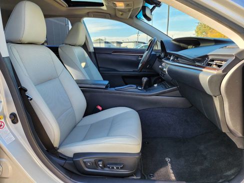 Used 2015 Lexus ES 350 w/ Premium Package image 13