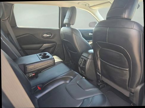 Used 2021 Jeep Cherokee Latitude Lux AWD/4WD image 19