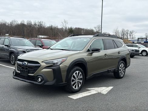 Certified 2025 Subaru Outback Premium image 3