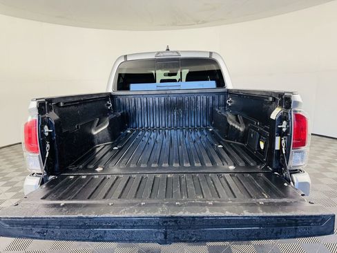 Used 2022 Toyota Tacoma TRD Off-Road AWD/4WD image 24
