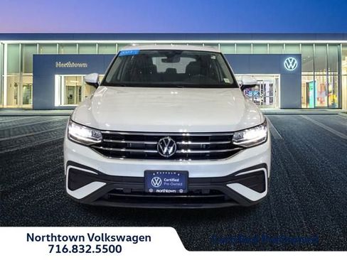 Certified 2023 Volkswagen Tiguan SE image 3