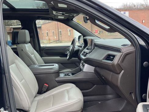 Used 2021 GMC Yukon XL SLT w/ SLT Premium Package AWD/4WD image 8