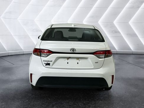 Used 2024 Toyota Corolla LE FWD image 5