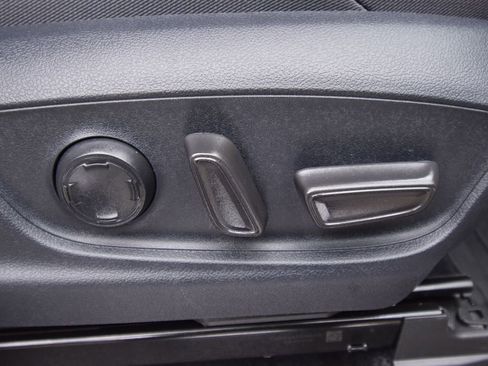 Used 2024 Toyota Tacoma TRD Off-Road image 25