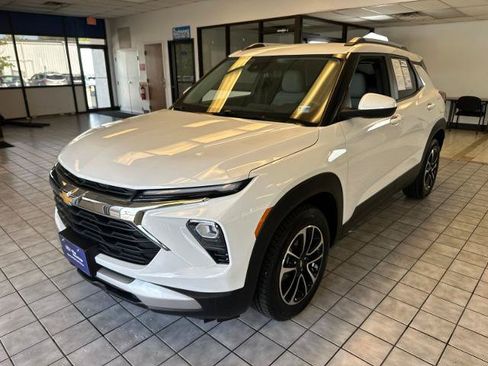 Used 2024 Chevrolet TrailBlazer LT FWD image 4