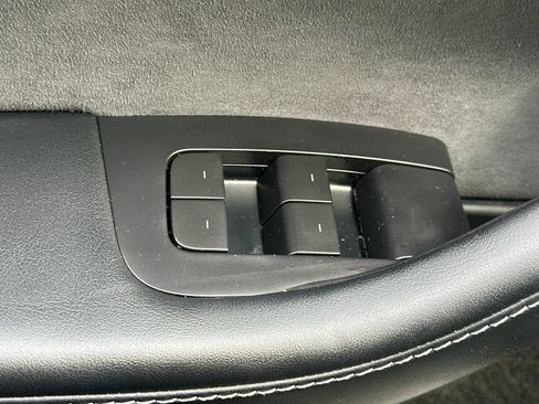 Used 2024 Tesla Model Y Long Range image 12