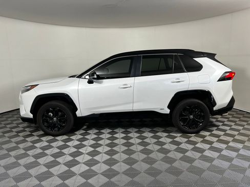 Used 2023 Toyota RAV4 XSE AWD/4WD image 8