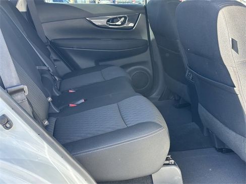 Certified 2020 Nissan Rogue SV image 16