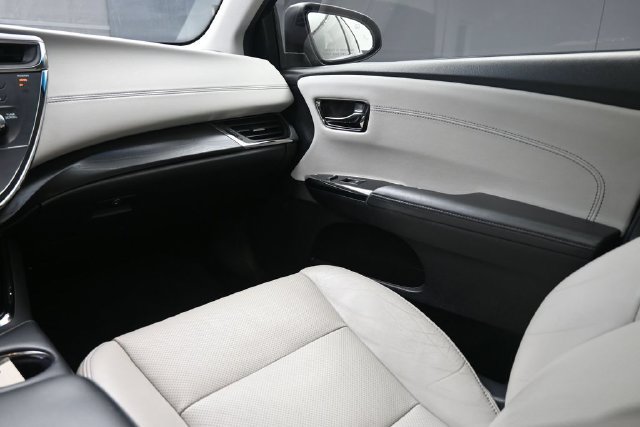 Used 2016 Toyota Avalon Limited w/ Toyota Safety Sense Package FWD image 28