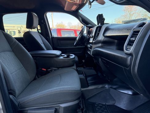 Used 2024 RAM 5500 Tradesman w/ Chrome Appearance Group image 18