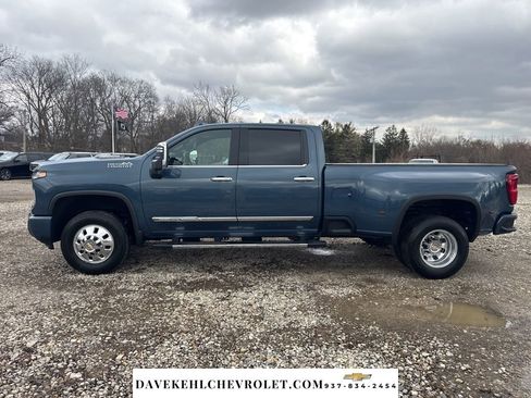 Used 2024 Chevrolet Silverado 3500 High Country w/ High Country Premium Package image 2