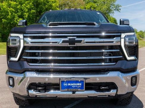Used 2024 Chevrolet Silverado 2500 LTZ w/ LTZ Plus Package AWD/4WD image 3