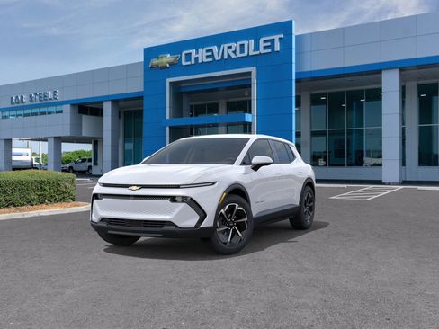 New 2026 Chevrolet Equinox EV LT image 8