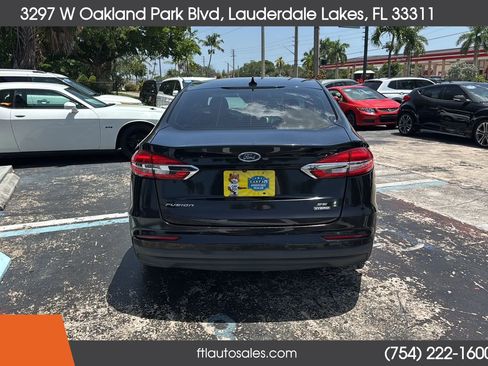 Used 2020 Ford Fusion SE FWD image 10