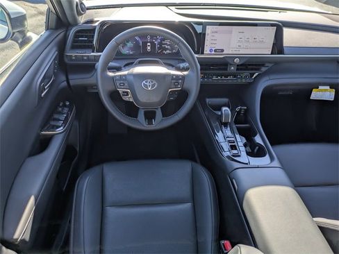 Certified 2025 Toyota Crown Limited image 16