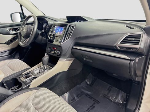 Used 2023 Subaru Forester Premium AWD/4WD image 30