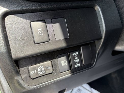 Used 2021 Toyota Tacoma TRD Off-Road w/ Technology Package AWD/4WD image 27