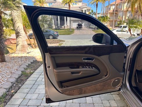 Used 2011 Bentley Mulsanne RWD image 56