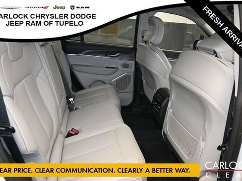 Used 2023 Jeep Grand Cherokee Overland w/ Luxury Tech Group IV AWD/4WD image 33