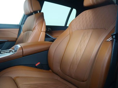 New 2026 BMW X7 xDrive40i w/ M Sport Package AWD/4WD image 11