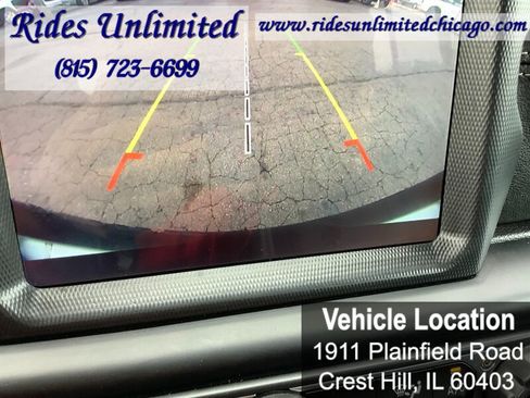 Used 2019 Jeep Wrangler Unlimited Sahara w/ Uconnect 4C Nav & Sound Group AWD/4WD image 18