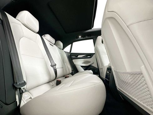 Certified 2025 Porsche Macan Electric image 26