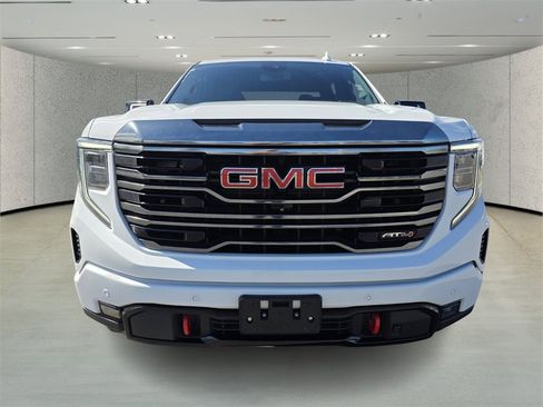 Used 2023 GMC Sierra 1500 AT4 image 8