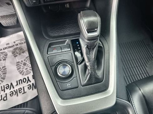 Used 2024 Toyota RAV4 XSE AWD/4WD image 28