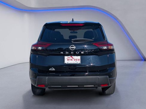 Used 2025 Nissan Rogue SV image 5