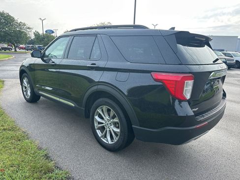 Used 2024 Ford Explorer XLT w/ Equipment Group 202A AWD/4WD image 14