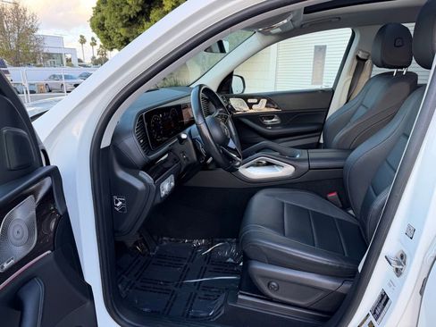 Used 2024 Mercedes-Benz GLS 450 4MATIC image 16