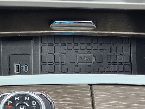 Used 2023 Ford Expedition Limited image 18