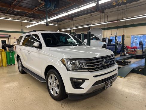 Used 2020 Ford Expedition XLT w/ Equipment Group 202A image 2