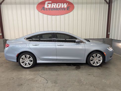 Used 2015 Chrysler 200 Limited w/ Convenience Group FWD image 15