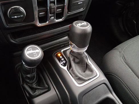 Used 2019 Jeep Wrangler Unlimited Sport S image 21